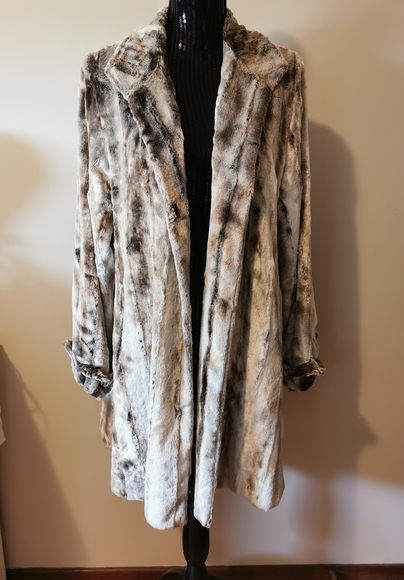 Jolipel by Niedieck Plush Faux Fur Coat - Picture 2 of 14